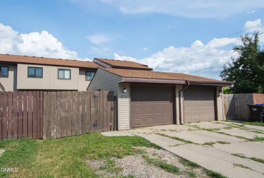 2231 32nd Avenue S, Fargo, ND 58103 - #3