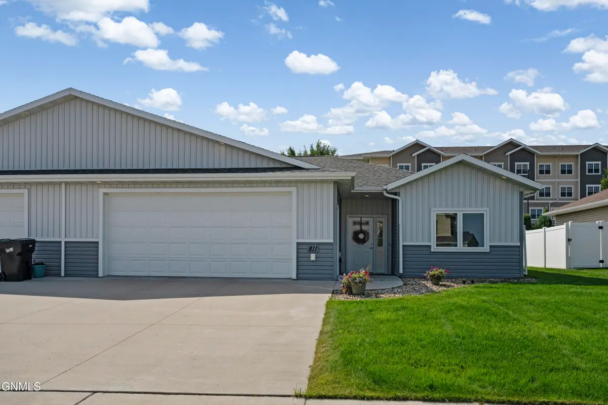 811 Bremner Avenue, Bismarck, ND 58503 - #1