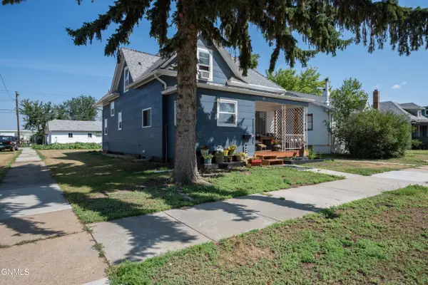 46 1st Street Sw, Dickinson, ND 58601