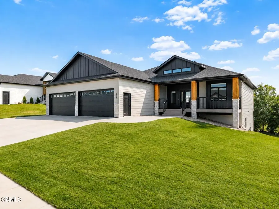 4519 Marsh Hawk Drive, Bismarck, ND 58503 - #2
