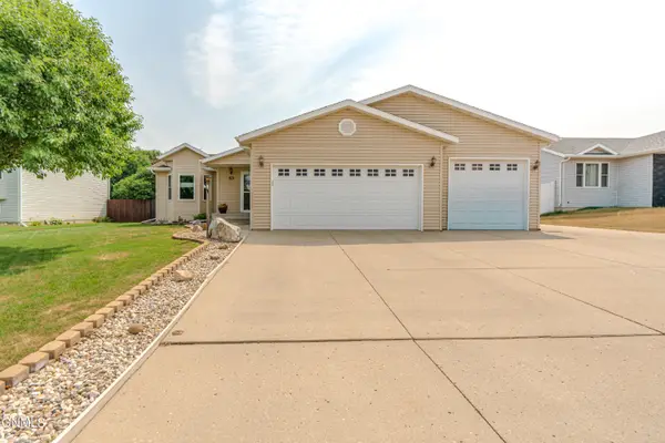 63 Haywood Drive, Lincoln, ND 58504