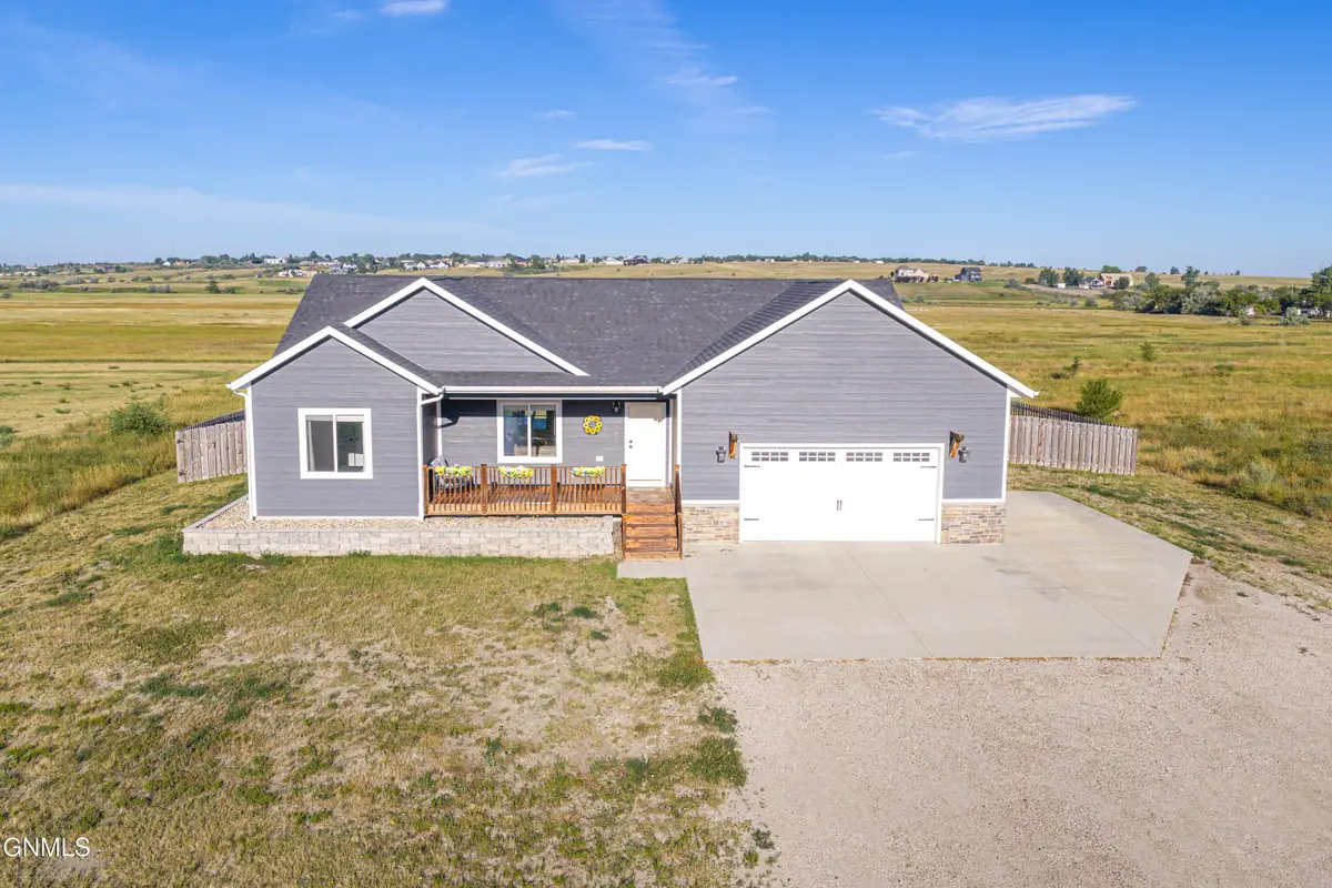 5487 Matthew Avenue, Williston, ND 58801 - #1