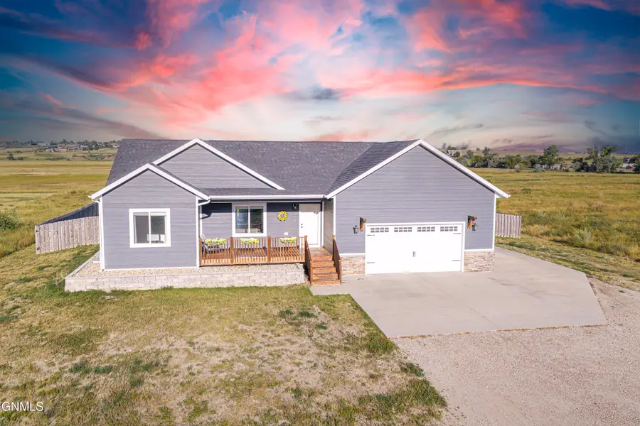 5487 Matthew Avenue, Williston, ND 58801 - #2