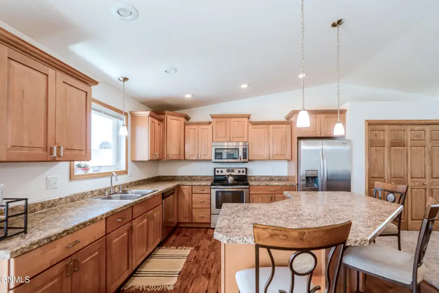 1011 33rd Street N, Bismarck, ND 58501 - #2