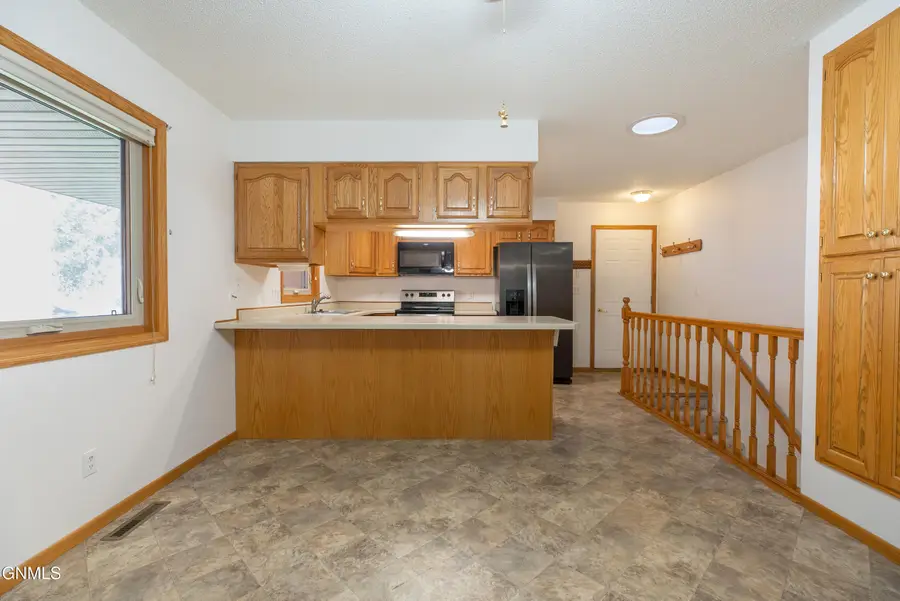 1947 Capitol Avenue, Bismarck, ND 58501 - #3