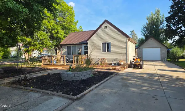 805 4th Street Ne, Valley City, ND 58072