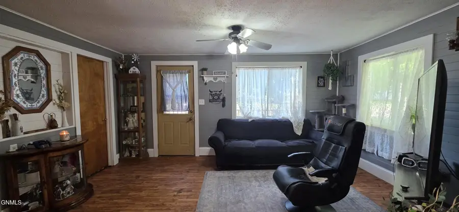 805 4th Street Ne, Valley City, ND 58072 - #2