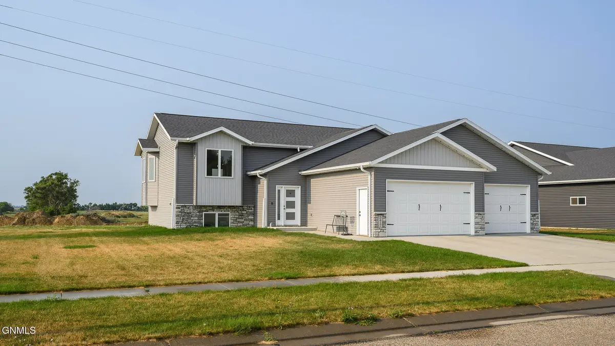 5417 Hendrickson Drive, Bismarck, ND 58504 - #1