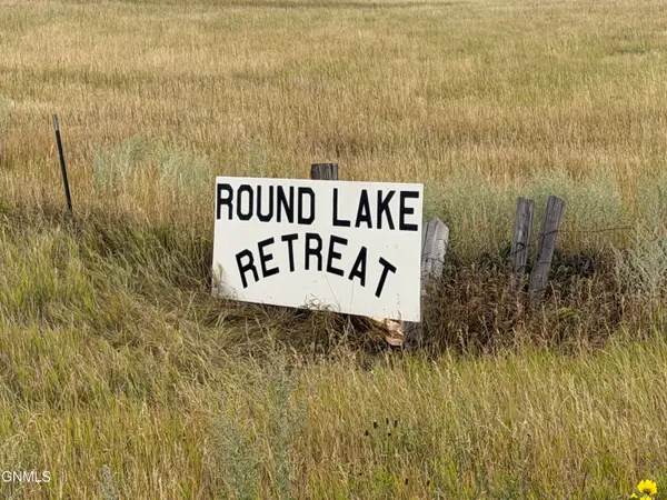 108 Round Lake Road, Pettibone, ND 58475