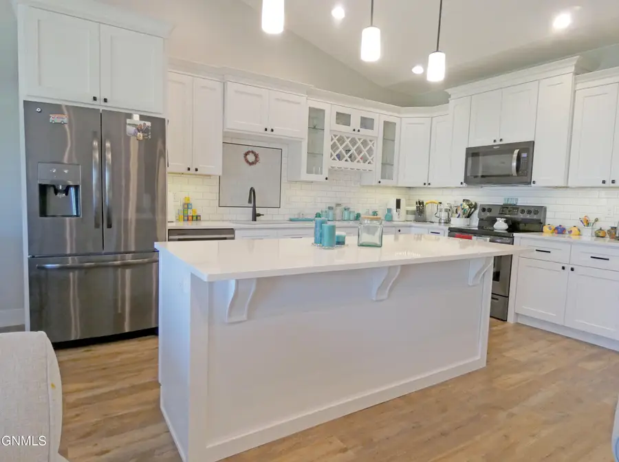 2512 7th Avenue Nw, Mandan, ND 58554 - #3