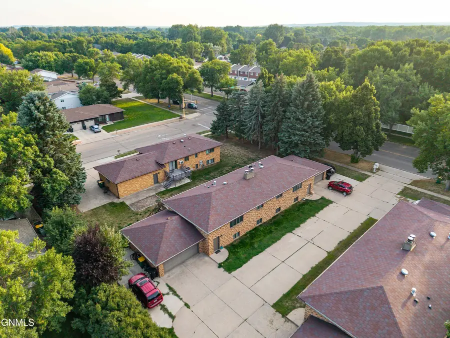 1319/1321 Washington Street, Bismarck, ND 58504 - #2