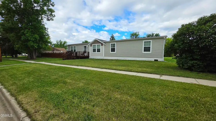 207 Hanks Street, Grenora, ND 58845 - #3