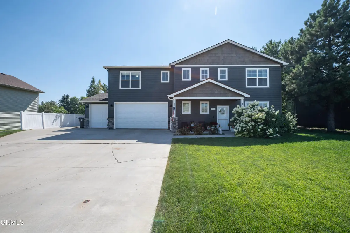 711 28th Street W, Dickinson, ND 58601 - #1