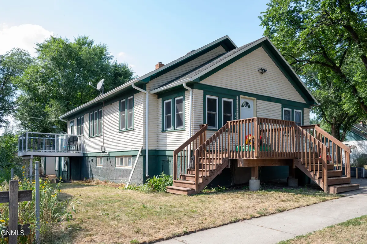 522 11th Street, Bismarck, ND 58501 - #1