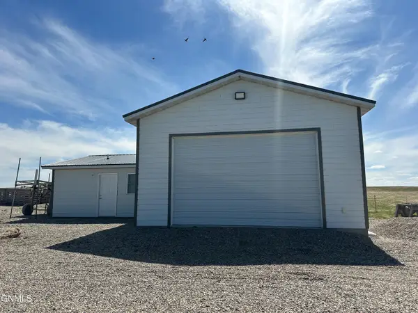 4289 Lakeshore Drive S, Wishek, ND 58495