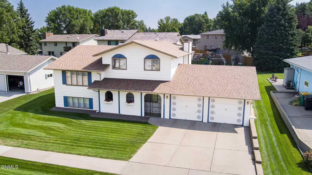 1517 23rd Street, Bismarck, ND 58501 - #1