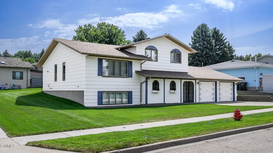 1517 23rd Street, Bismarck, ND 58501 - #2