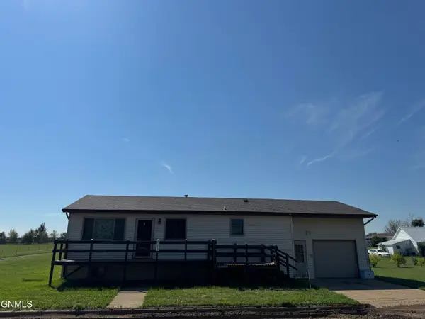 111 4th Avenue Se, Elgin, ND 58533