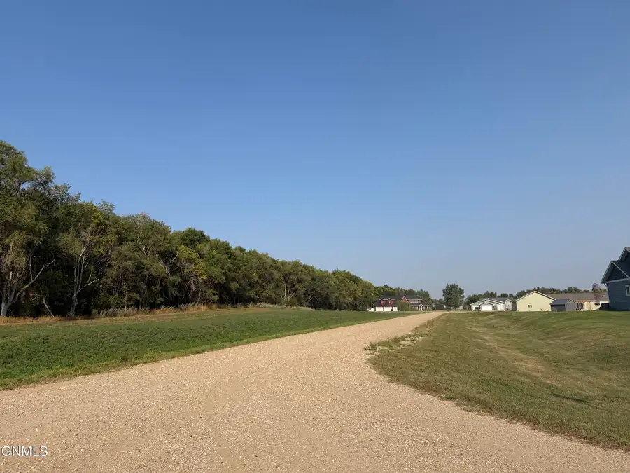 1904 11th Street Sw, Jamestown, ND 58401 - #3