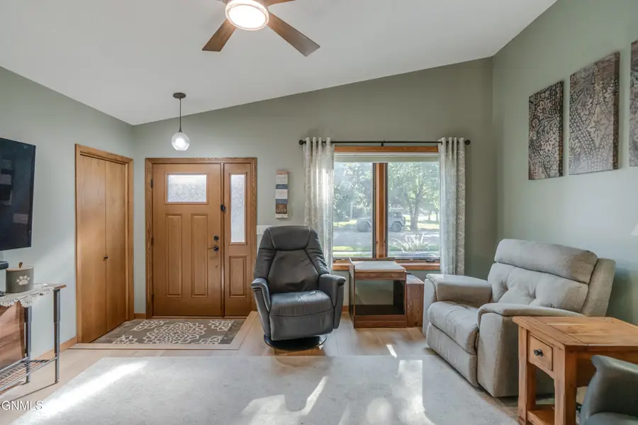 3504 Overlook Drive, Bismarck, ND 58503 - #3