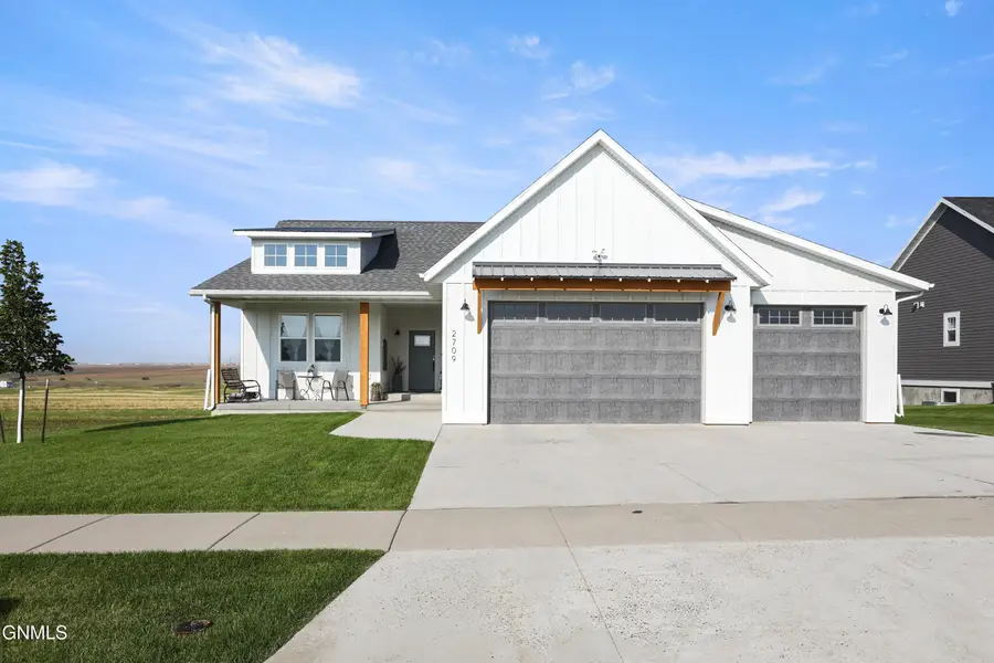 2709 44th Avenue W, Williston, ND 58801 - #2