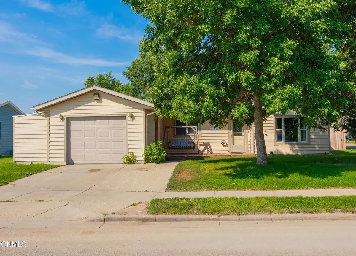 2113 19th Avenue W, Williston, ND 58801 - #1