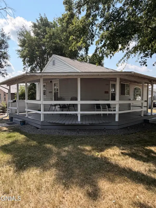 1320 6th Street Se, Jamestown, ND 58401