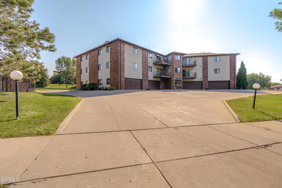 3305 Montreal Street #204, Bismarck, ND 58503 - #2