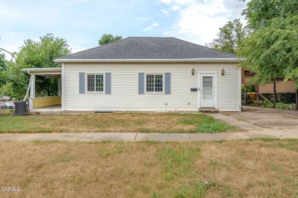 702 Avenue A W, Bismarck, ND 58501