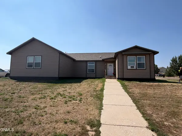 923 35th Street Ne, Watford City, ND 58854