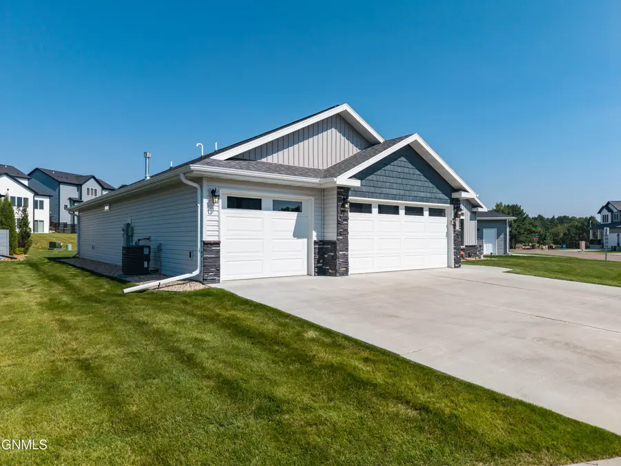 4813 Cornice Loop, Bismarck, ND 58503 - #3
