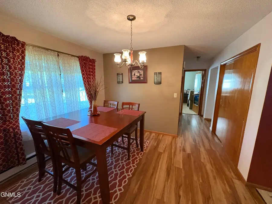 415 6th Street N, Ellendale, ND 58436 - #3