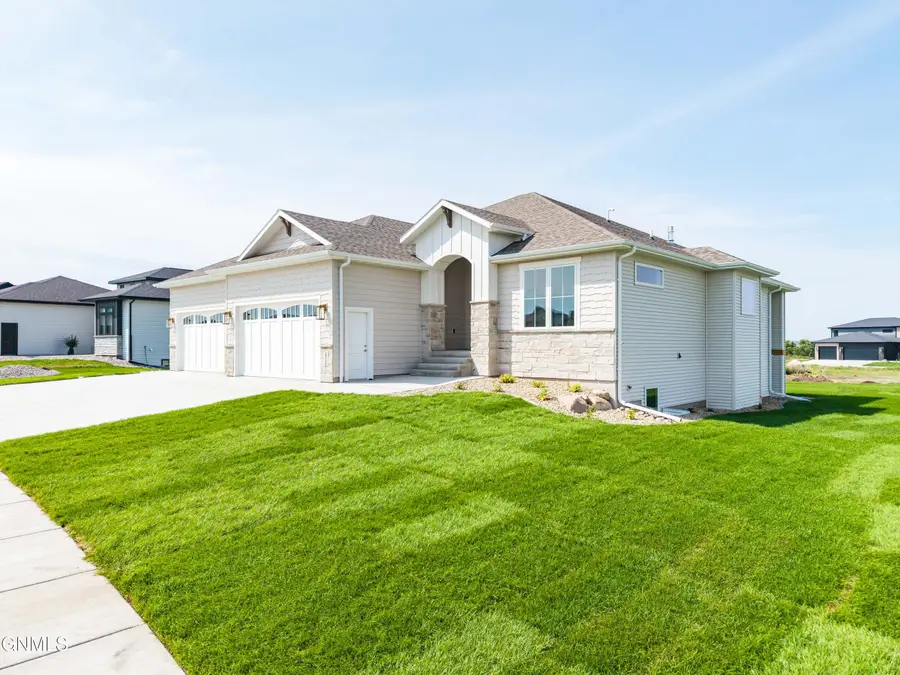2722 Frisco Way, Bismarck, ND 58503 - #2