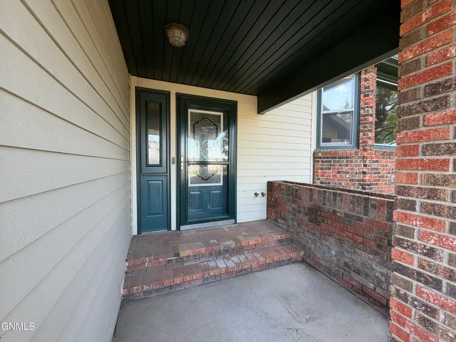 417 7th Street Nw, Beulah, ND 58523 - #2