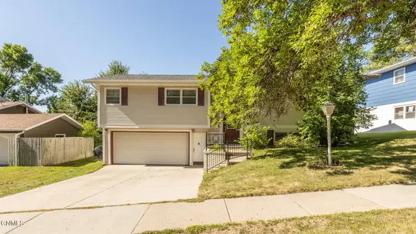 329 Saturn Drive, Bismarck, ND 58503