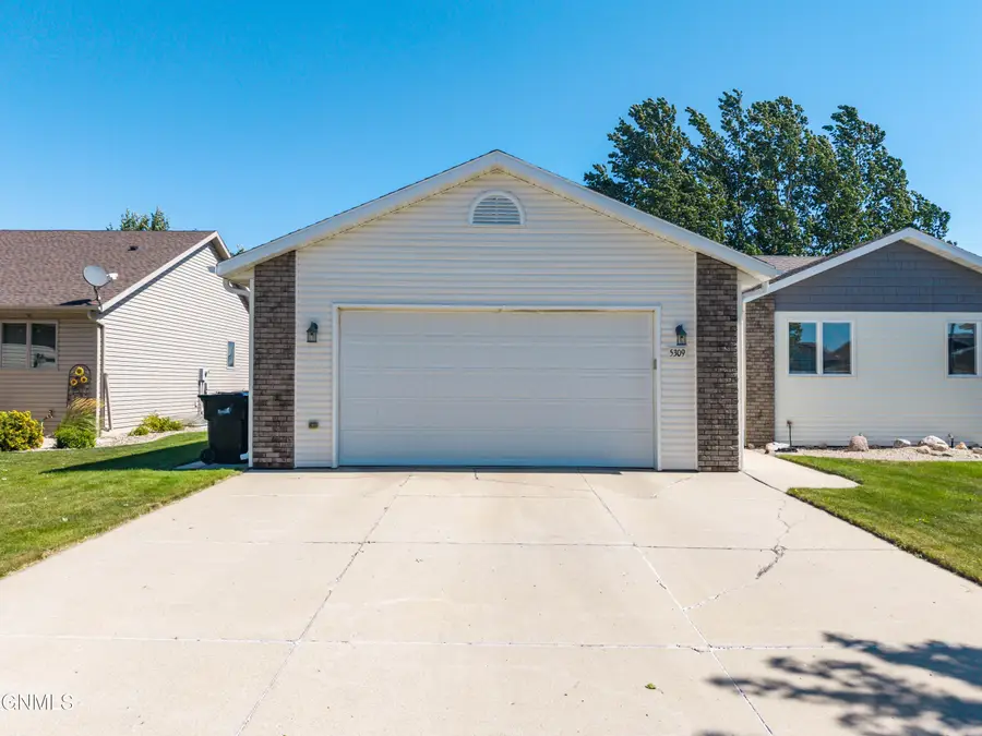 5309 Niagara Drive, Bismarck, ND 58503 - #3