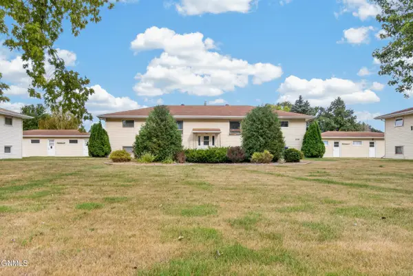 224 5th Avenue Ne #8, Valley City, ND 58072
