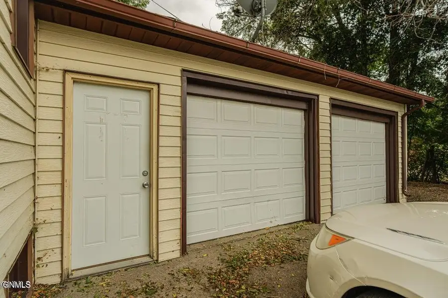 520 9th Street, Bismarck, ND 58501 - #3