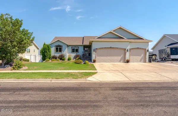 5207 Mellowsun Drive, Bismarck, ND 58503