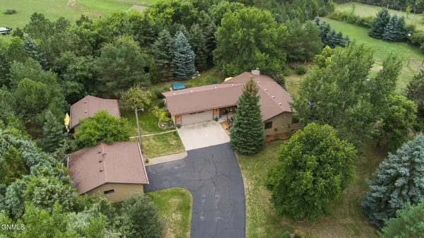 4101 W Heart Road, Bismarck, ND 58504