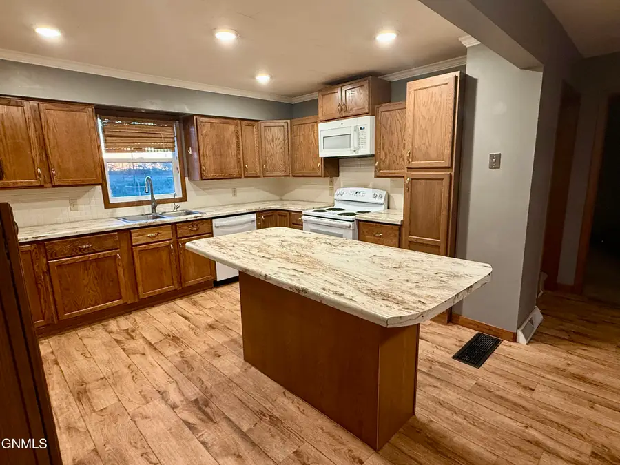 8348 112th Avenue Se, Oakes, ND 58474 - #3