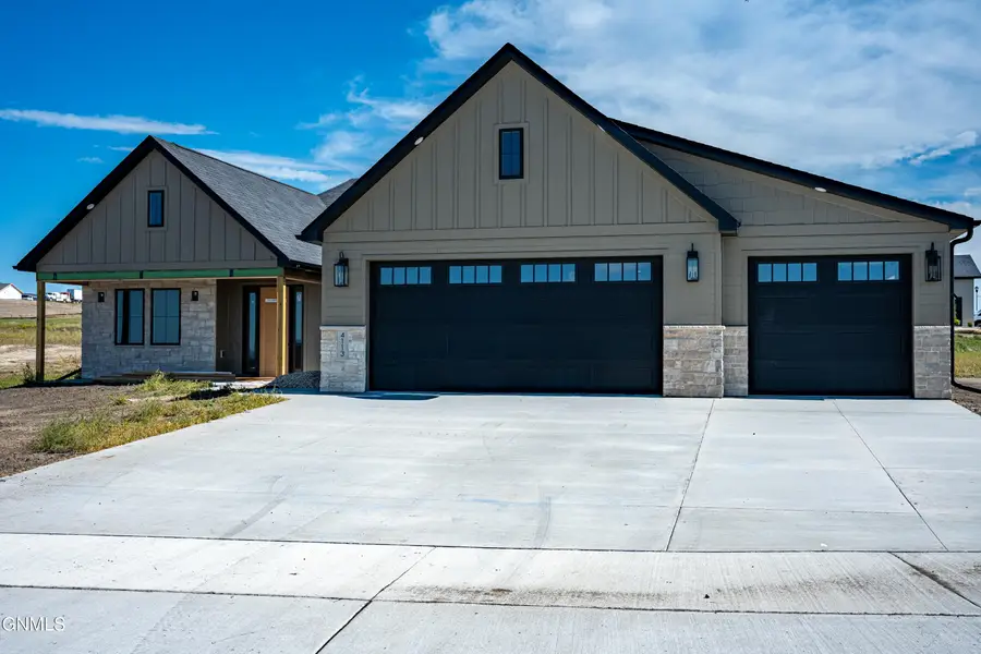 4113 Clairmont Road, Bismarck, ND 58503 - #2