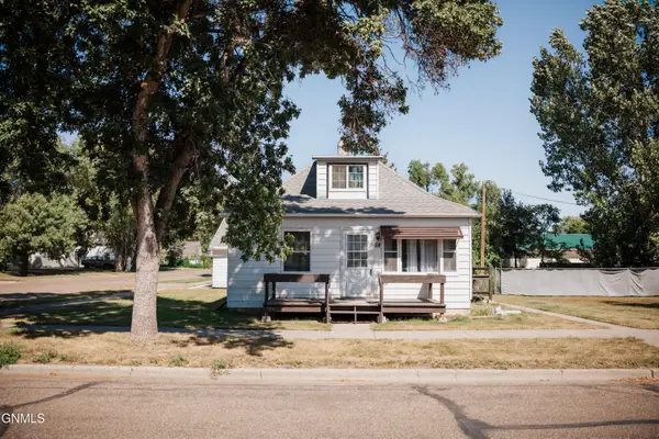 114 4th Street Nw, Hazen, ND 58545