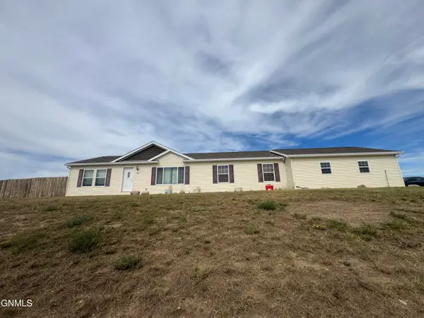 12201 Mckenzie View Drive, Watford City, ND 58854