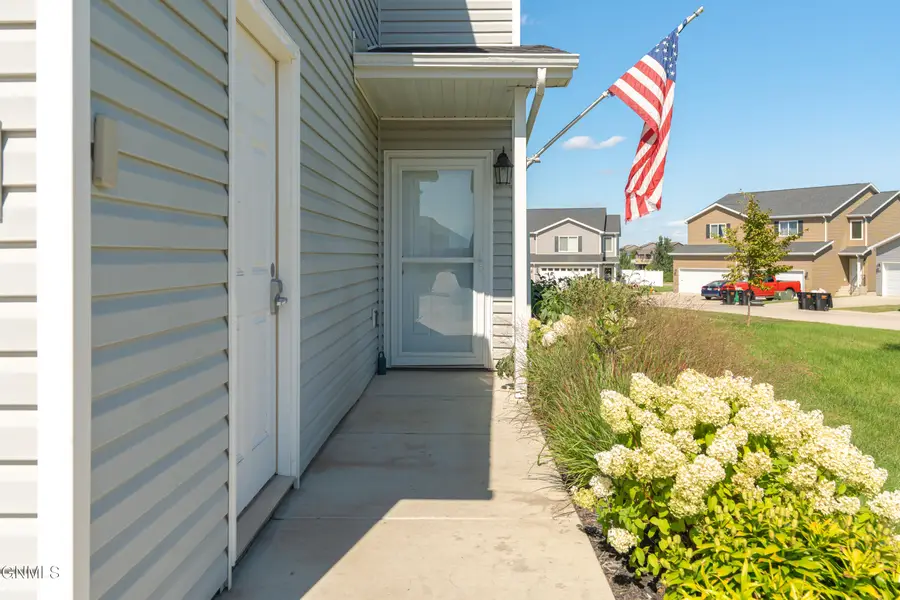6970 Majestic Loop, Bismarck, ND 58504 - #2