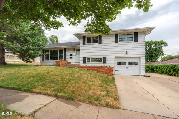 1705 6th Street N, Bismarck, ND 58501