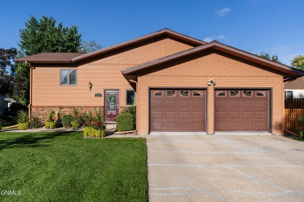 217 19th Avenue Ne, Jamestown, ND 58401