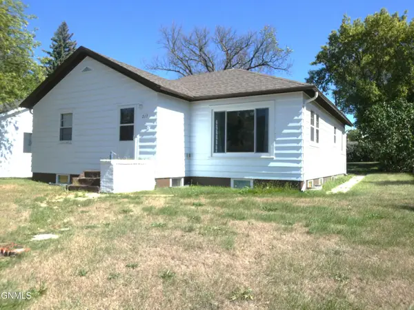 213 3rd Street Ne, Linton, ND 58552