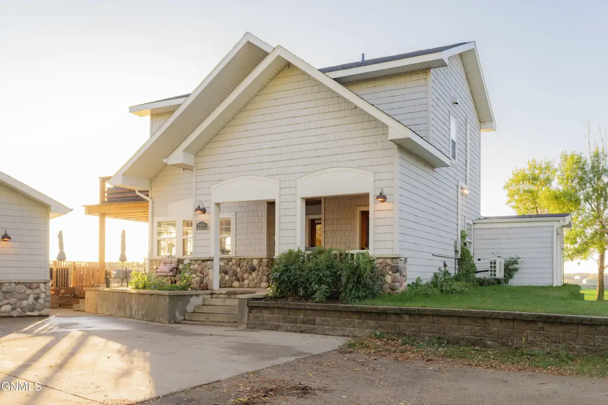 2981 East Lakeside Road, Jamestown, ND 58401 - #1