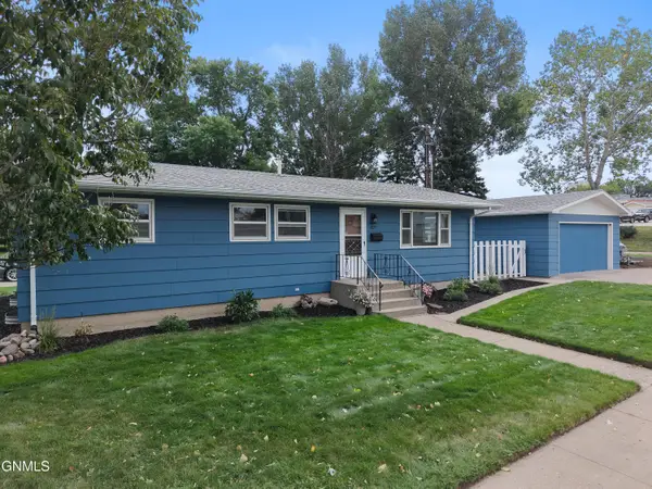 1827 N 3rd Street, Bismarck, ND 58501